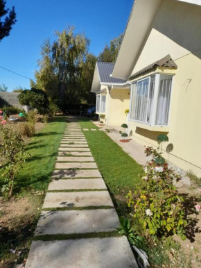 agradable habitacion privada en casa rural con estacionamiento gratis en sus instalaciones